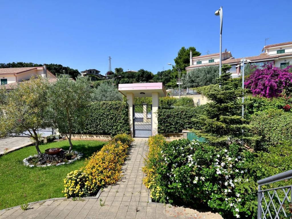 Villa a Montepaone in Via Gioacchino Murat, 20 - Foto 5