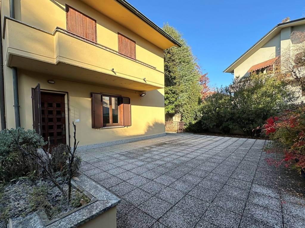 Villa a Carate brianza in Via corteselle, 10 - Foto 2