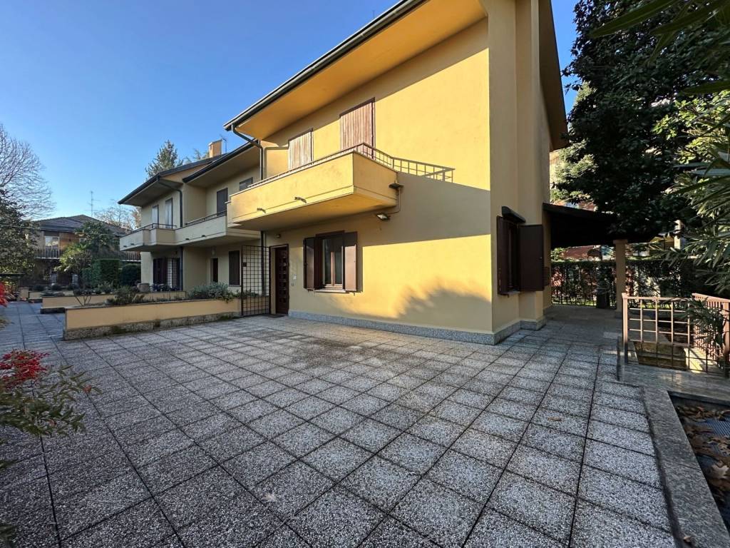 Villa a Carate brianza in Via corteselle, 10 - Foto 3