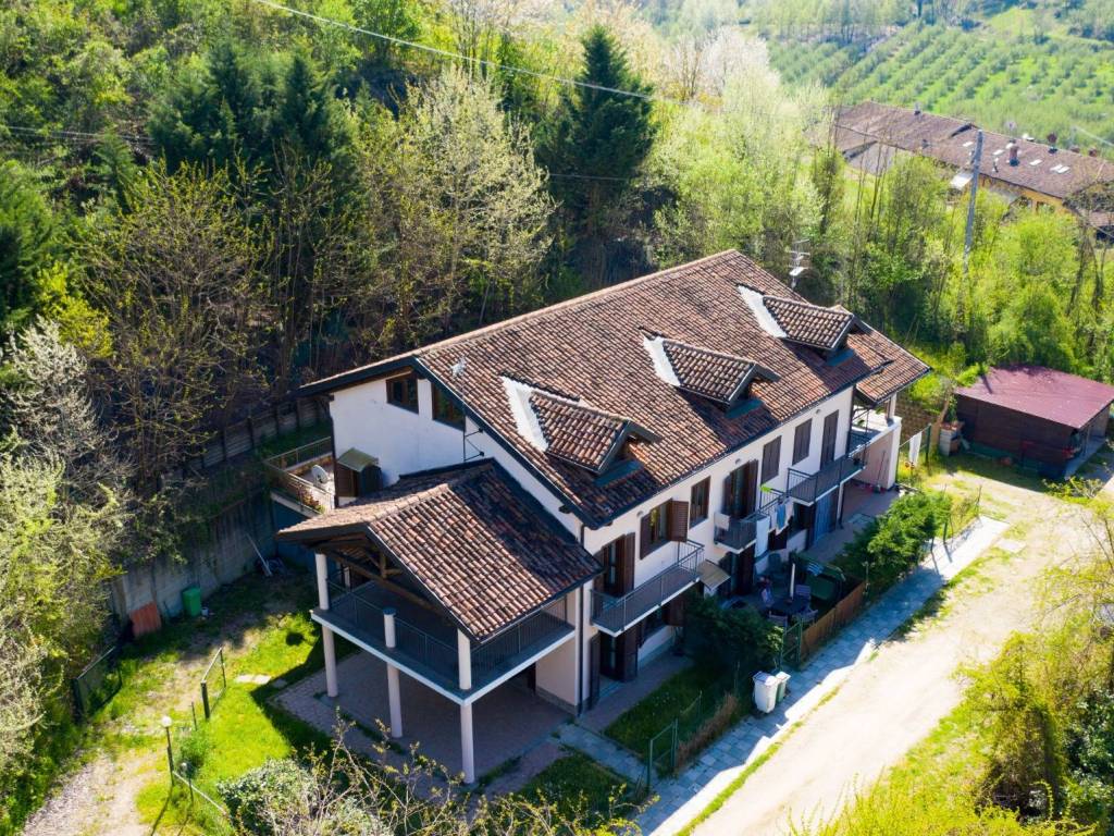 Palazzo / stabile a Baldissero d'alba in Località Aprato, 11 - Foto 2