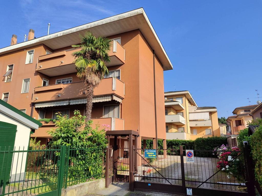Appartamento a Sant'angelo lodigiano in Via Monsignor Giuseppe Amici - Foto 2