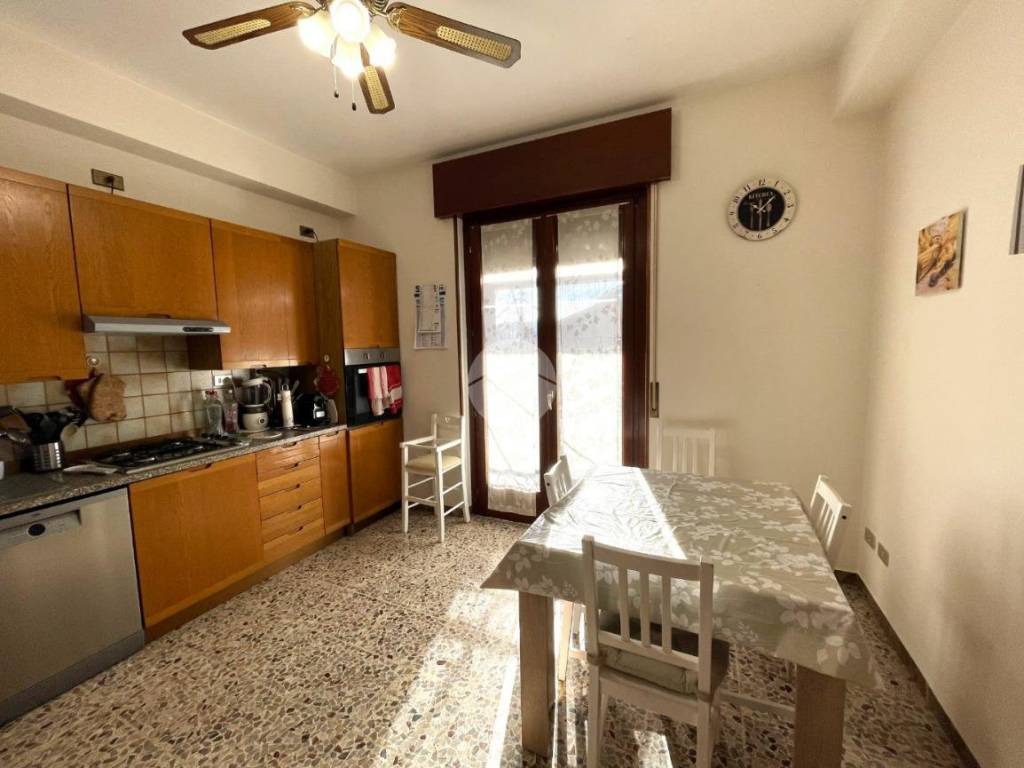 Appartamento a Buttapietra in Via Lago di Garda, 25 - Foto 4