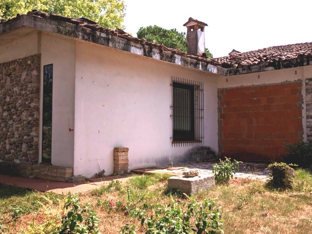 Palazzo / stabile a Mantova in Via Medole Gambarara, 8 - Foto 2