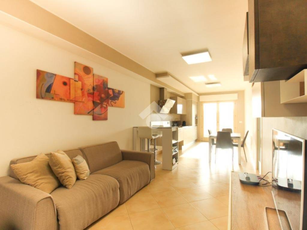 Appartamento a Roseto degli abruzzi in Via E. de Amicis - Foto 4