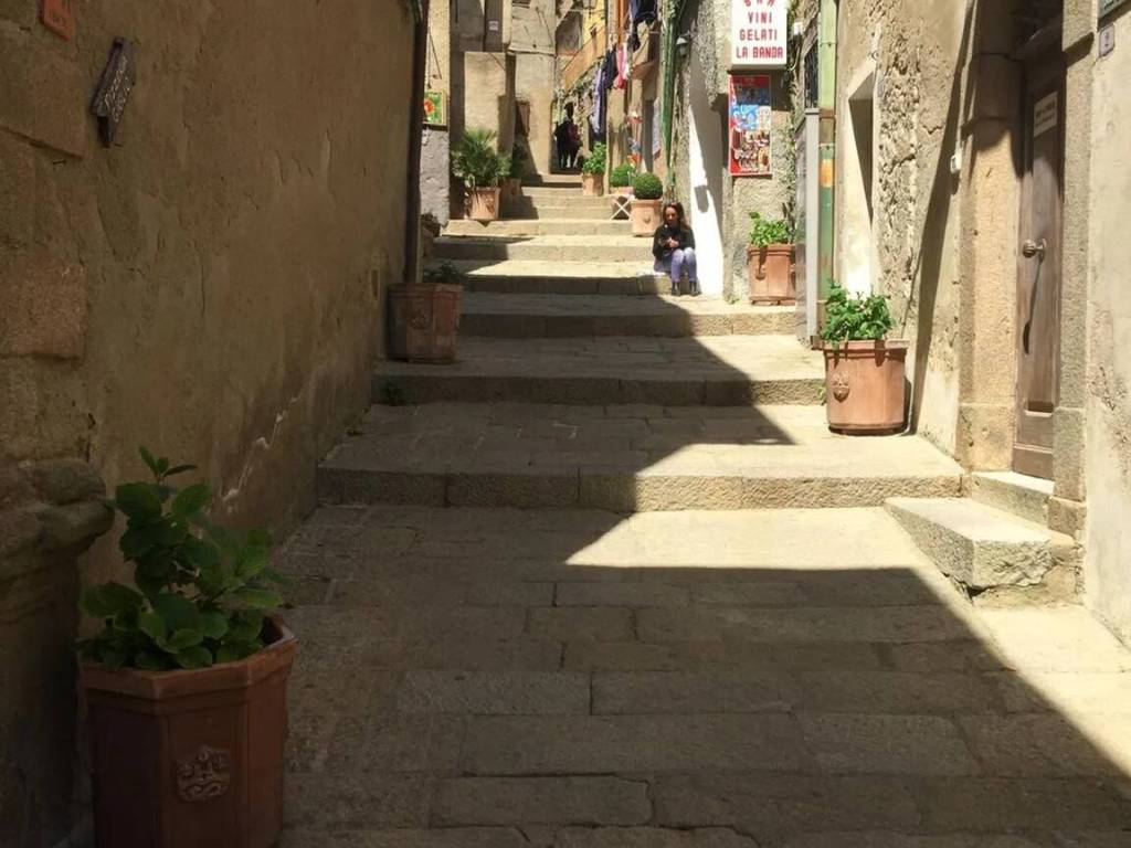 Appartamento a Isola del giglio in Via Del Castello - Foto 3