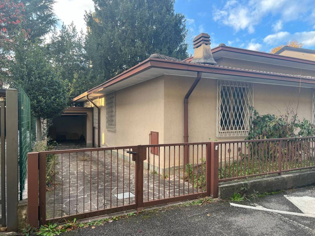 Palazzo / stabile a Lomagna in Via Trento, 7 - Foto 2