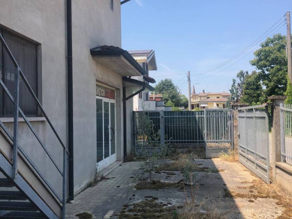 Immobile a Casalmorano in via europa ang. via carcano - Foto 3