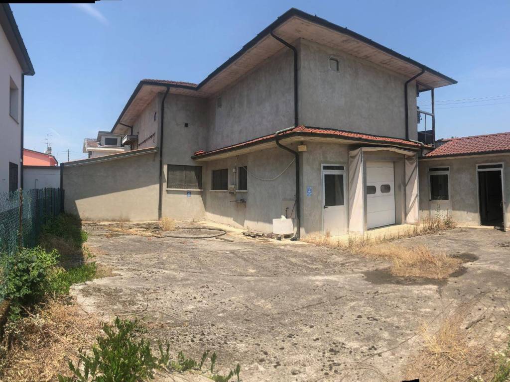 Immobile a Casalmorano in via europa ang. via carcano - Foto 4