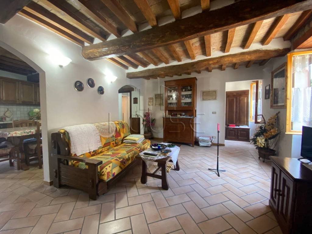 Appartamento a Umbertide in Via Vittorio Veneto - Foto 4