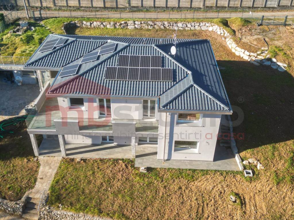 Villa a Venegono superiore in Via Don E. Vismara - Foto 3