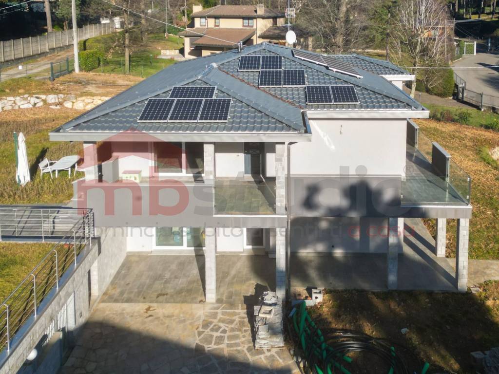 Villa a Venegono superiore in Via Don E. Vismara - Foto 5