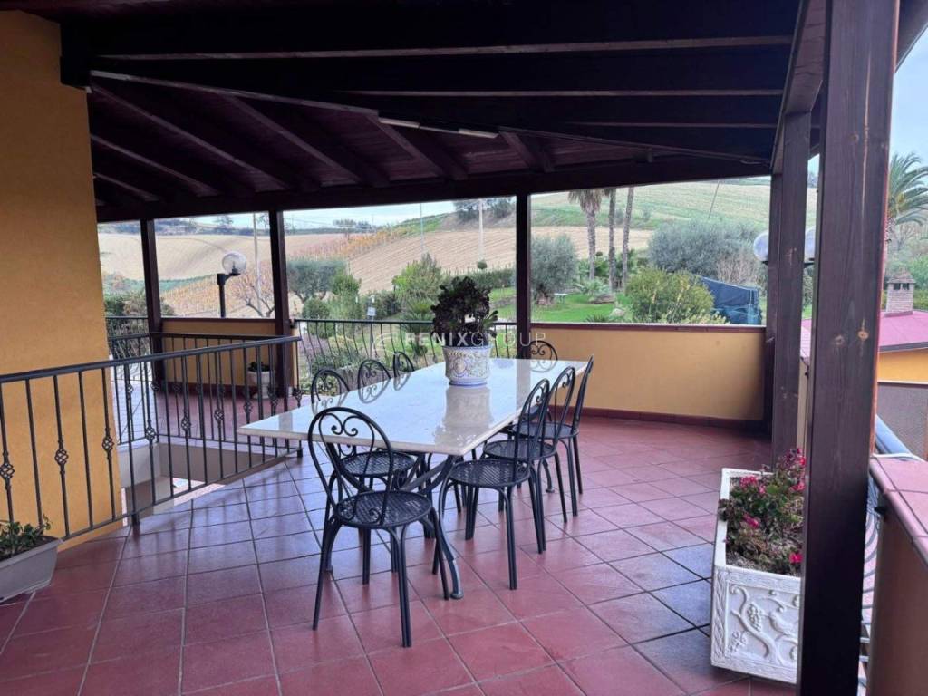 Villa a Monsampolo del tronto in CONTRADA COLLELUNGO, 11 - Foto 2