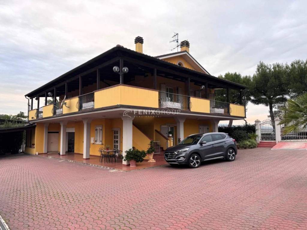 Villa a Monsampolo del tronto in CONTRADA COLLELUNGO, 11 - Foto 3