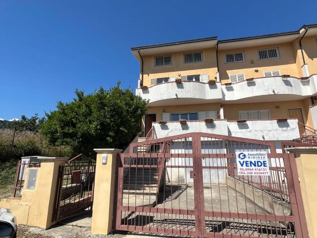 Villetta a schiera a Gioiosa ionica in Via Nicola Ursino - Foto 3