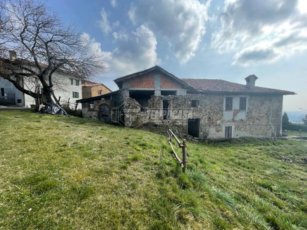Rustico / casale a Colle brianza in Via Alessandro Manzoni 1 - Foto 2