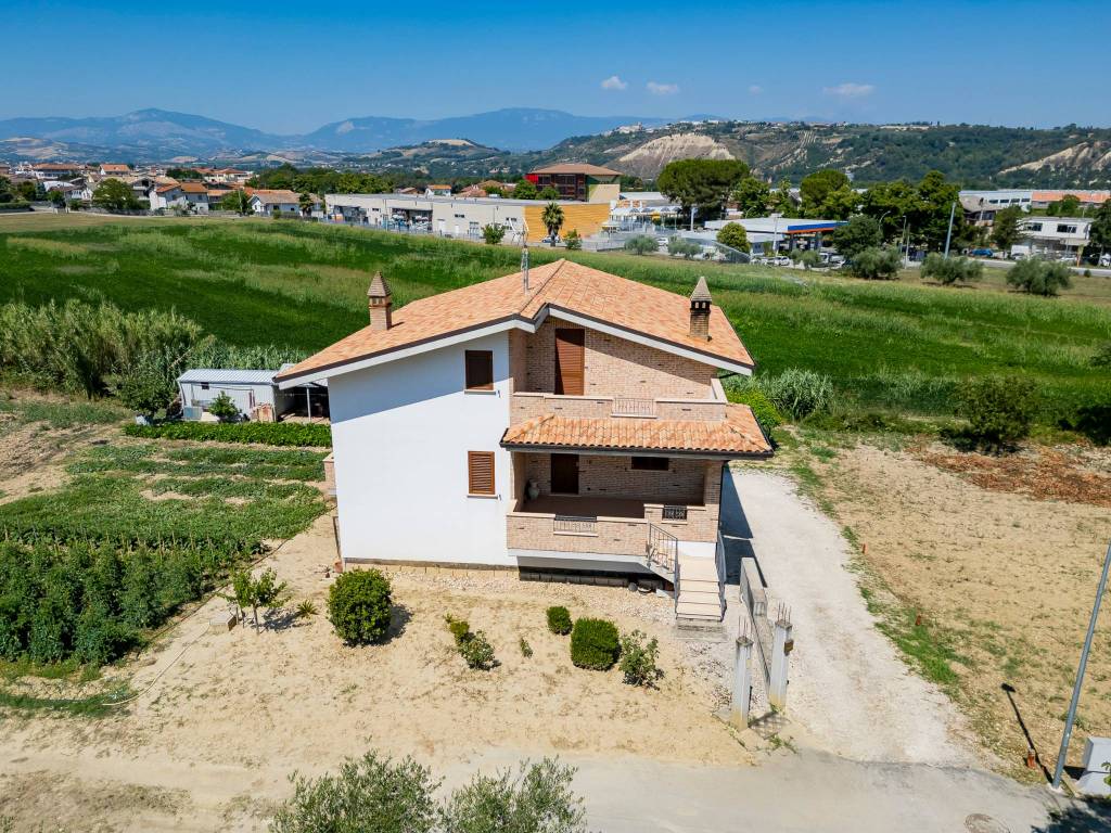 Villa a Manoppello in Via Monte Velino, 4 - Foto 3