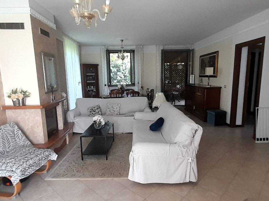 Villa a Origgio in Via Giosuè Ceriani, 10 - Foto 4