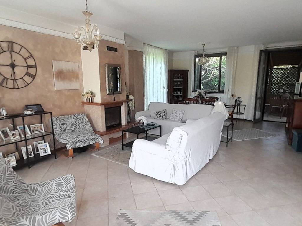 Villa a Origgio in Via Giosuè Ceriani, 10 - Foto 5