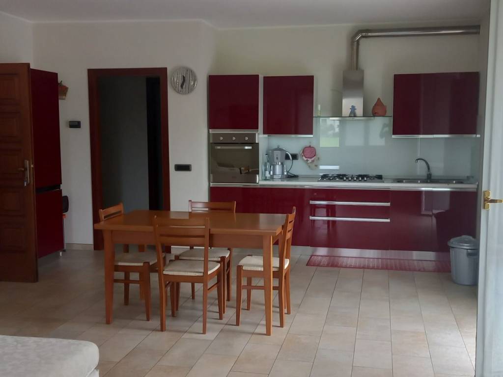 Appartamento a Borgomanero in Via Leonardo da Vinci - Foto 2