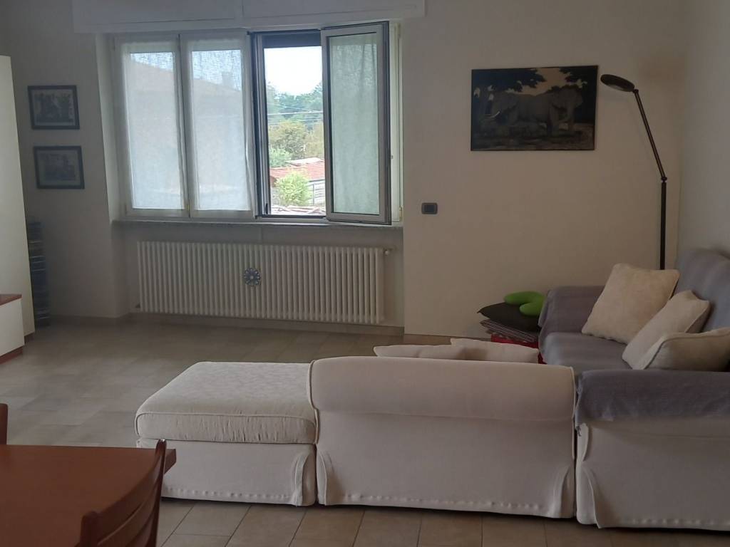 Appartamento a Borgomanero in Via Leonardo da Vinci - Foto 3