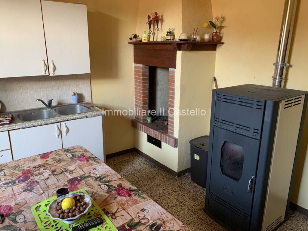 Villa a Castiglione del lago in Via della Vittoria - Foto 4