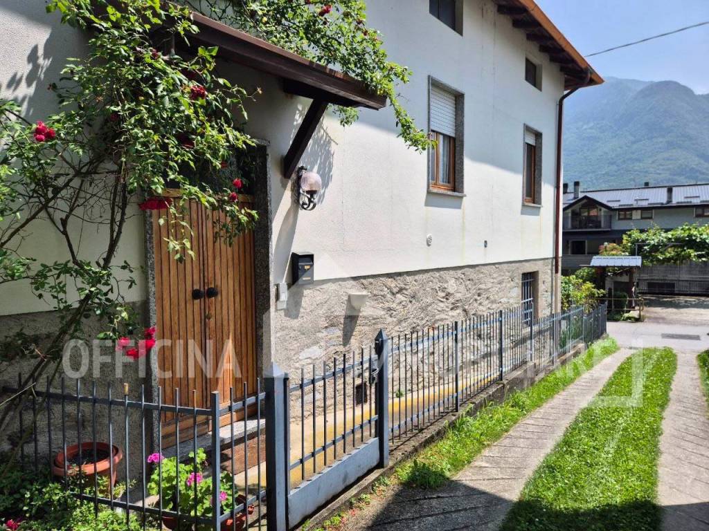 Casa indipendente a Ardenno in Via C. Visconti Venosta, 61 - Foto 2