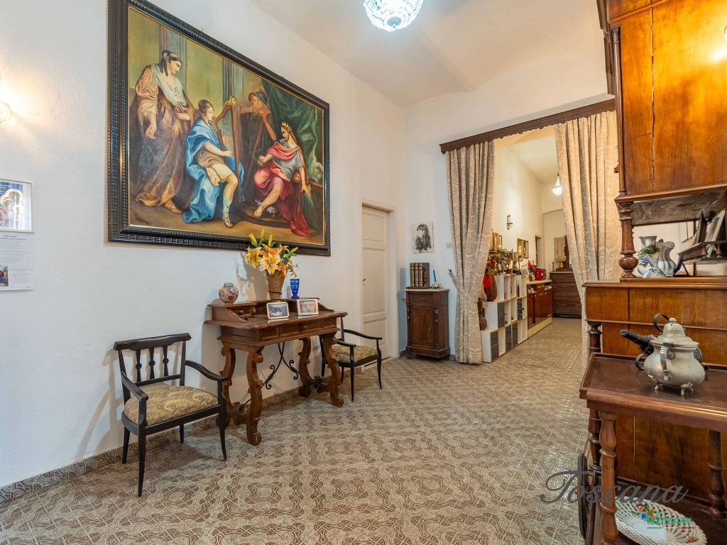 Appartamento a Gavorrano in Piazza Giuseppe Di Vittorio - Foto 2