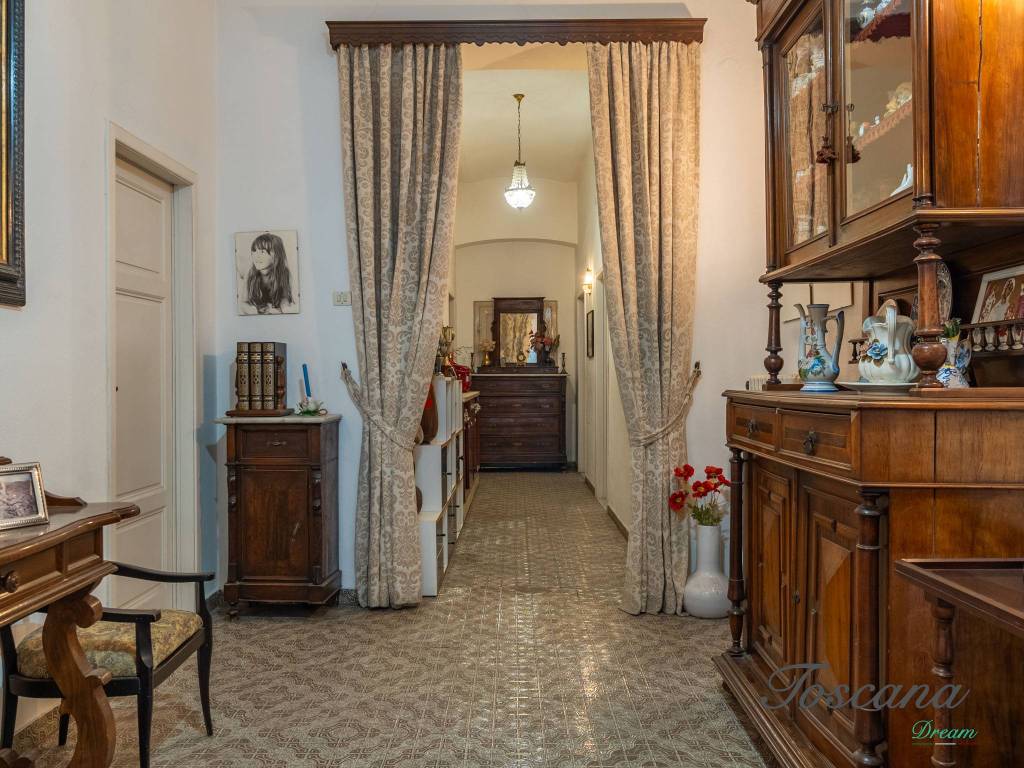 Appartamento a Gavorrano in Piazza Giuseppe Di Vittorio - Foto 5