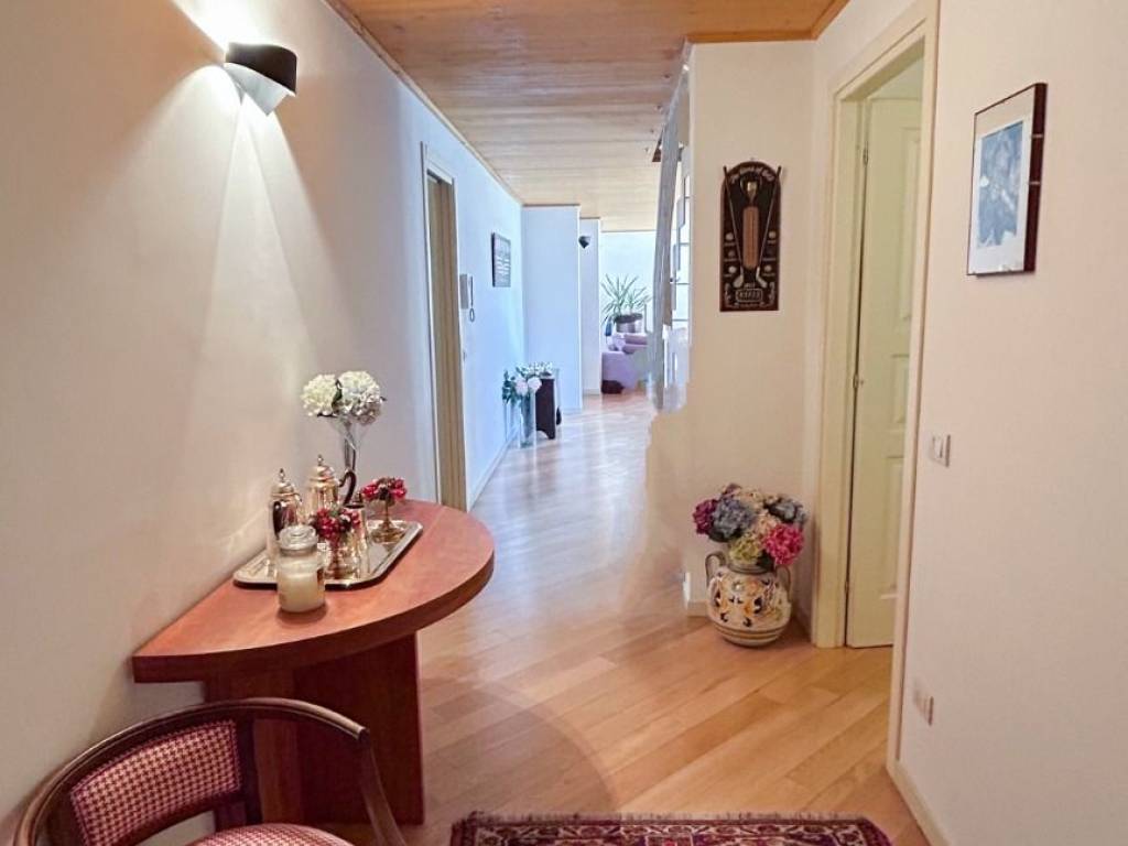 Appartamento a Como in Via Giosuè Carducci, 5 - Foto 4
