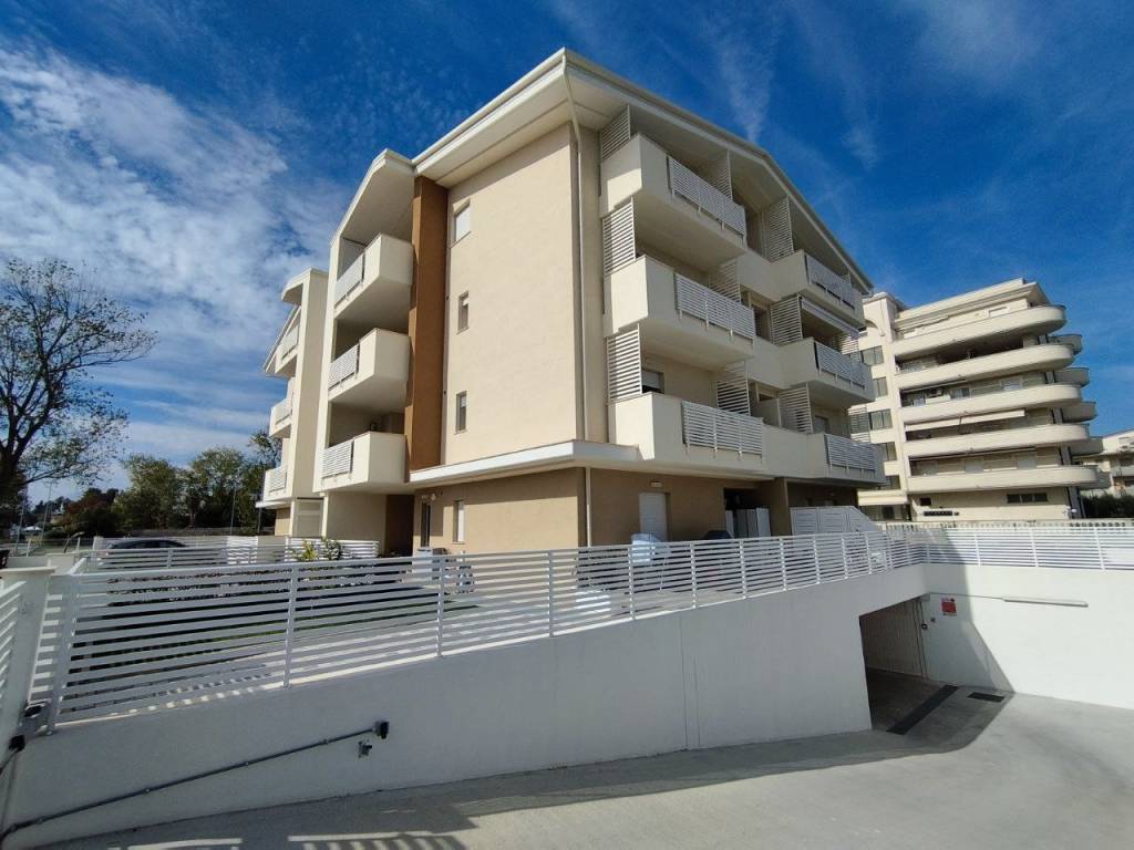 Appartamento a Alba adriatica in Via Gorizia - Foto 2