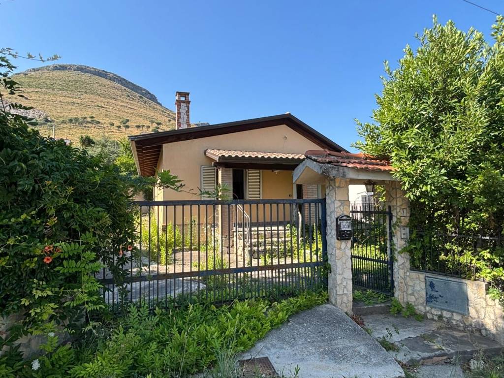 Villa a Spigno saturnia in Via degli Ulivi, 7 - Foto 4