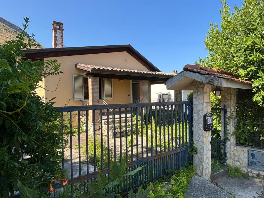 Villa a Spigno saturnia in Via degli Ulivi, 7 - Foto 5
