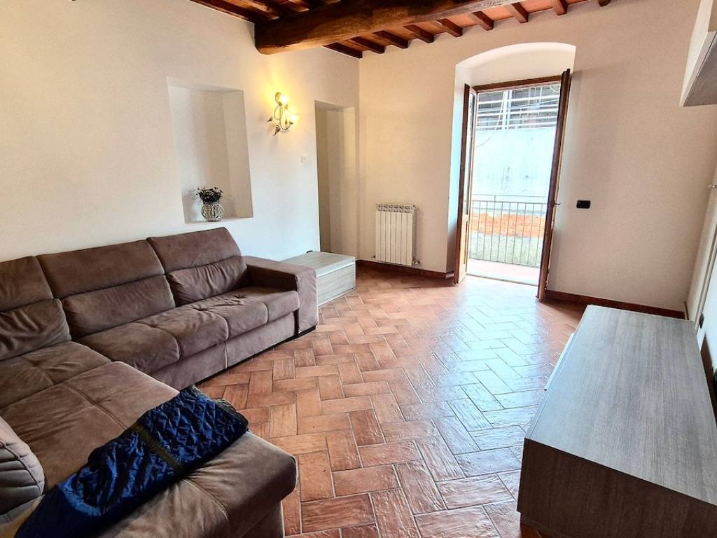 Casa indipendente a Montevarchi in Via del Pendolino - Foto 2