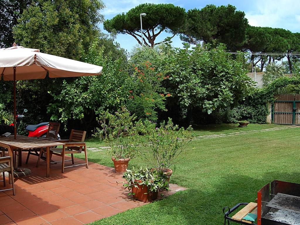 Villa a Sabaudia in Via Caporale Armando Tortini - Foto 2