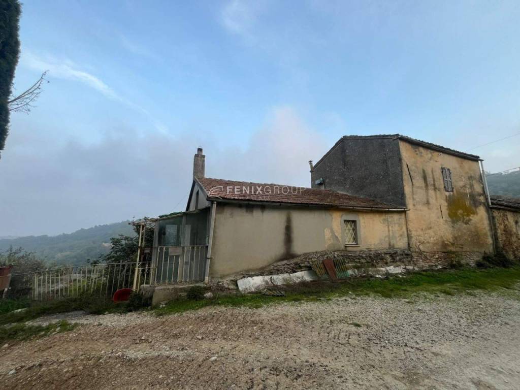 Casa indipendente a Ripatransone in CONTRADA ACQUAROLA, 1 - Foto 2