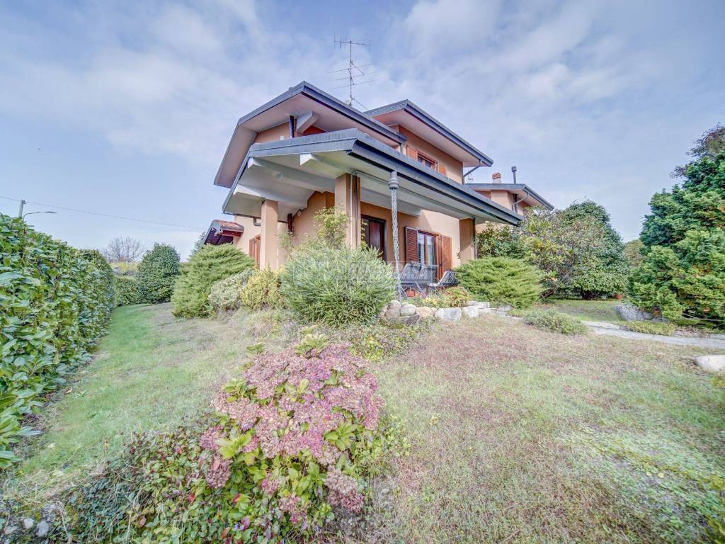 Villa a Daverio in Via gramsci 13 - Foto 2