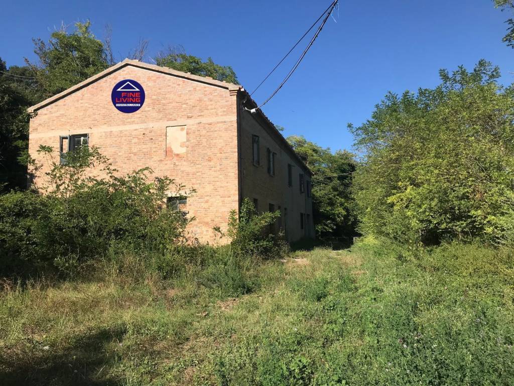 Villa a Colli al metauro in Via MOMBAROCCESE s.n.c - Foto 2