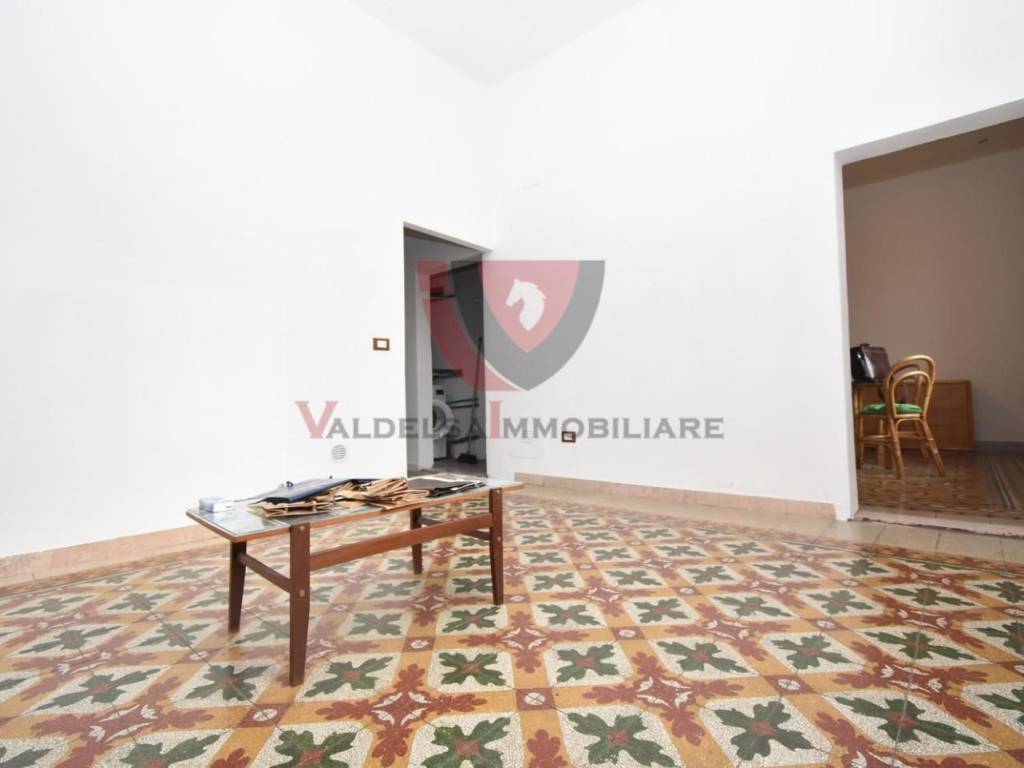 Appartamento a Colle di val d'elsa in Piazza Unità dei Popoli, - Foto 2