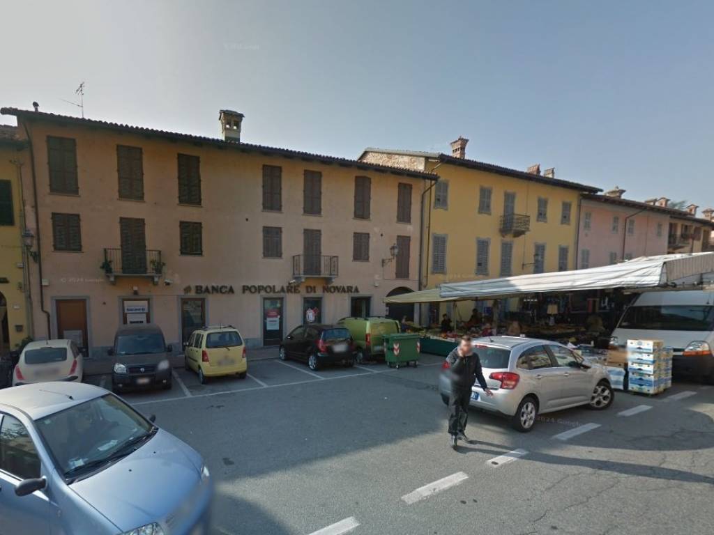 Immobile a Corneliano d'alba in Piazza Giuseppe Cottolengo, 38 - Foto 2