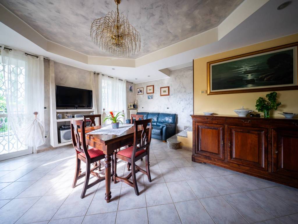 Villa a Beinasco in Via Generale Perotti, 39 - Foto 5