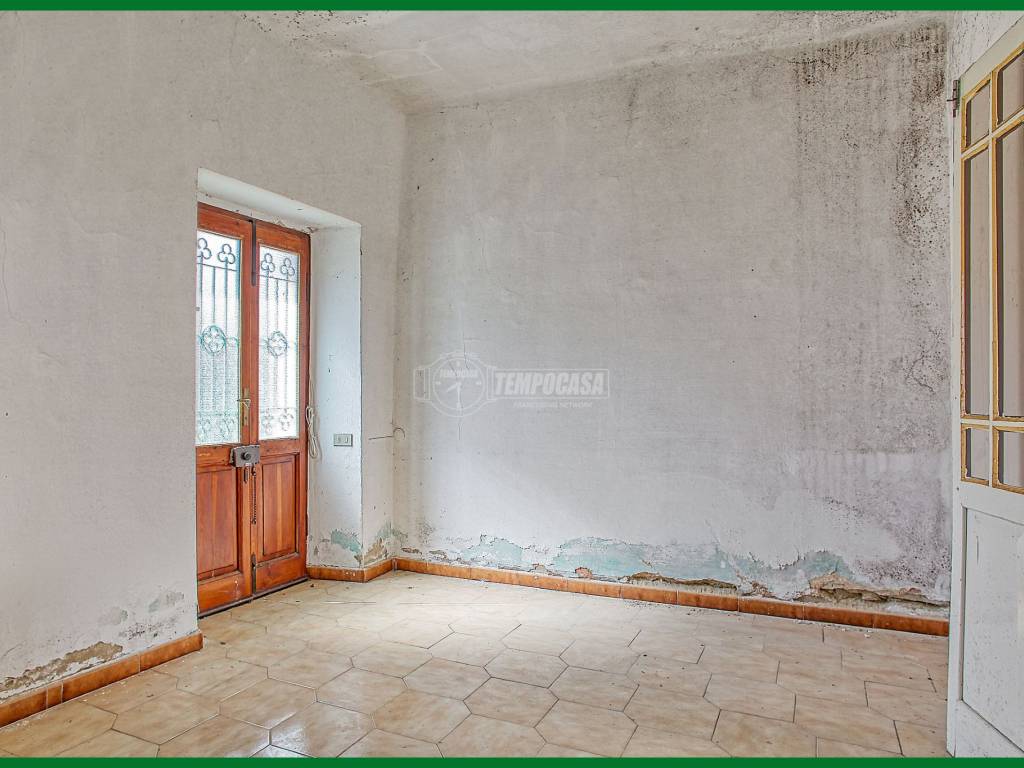 Appartamento a Luvinate in Via Vittorio Veneto - Foto 3