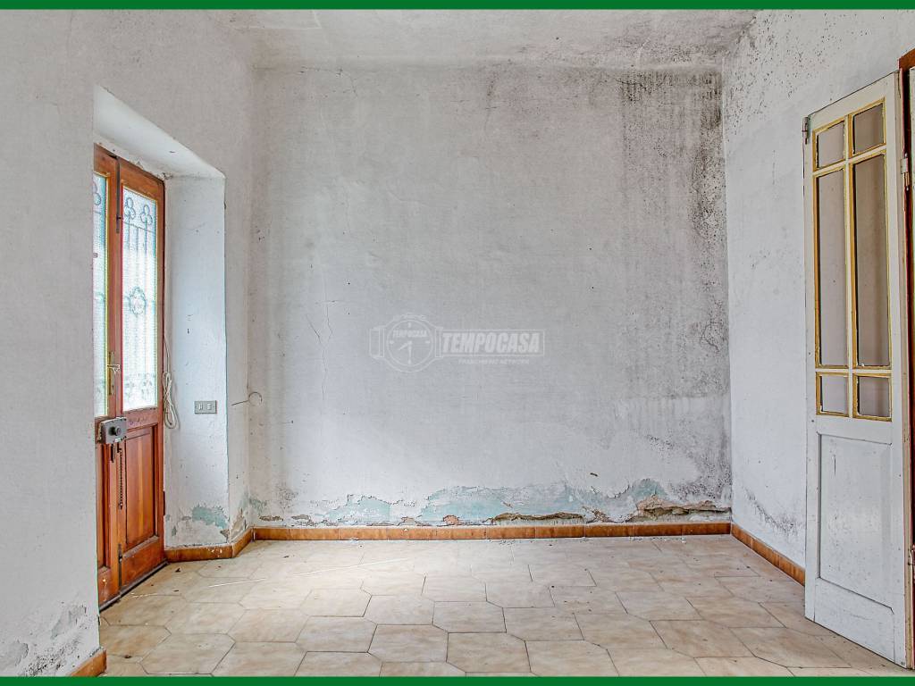 Appartamento a Luvinate in Via Vittorio Veneto - Foto 4