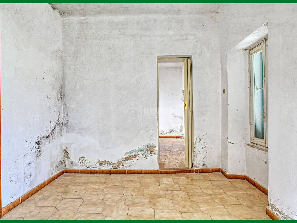 Appartamento a Luvinate in Via Vittorio Veneto - Foto 5