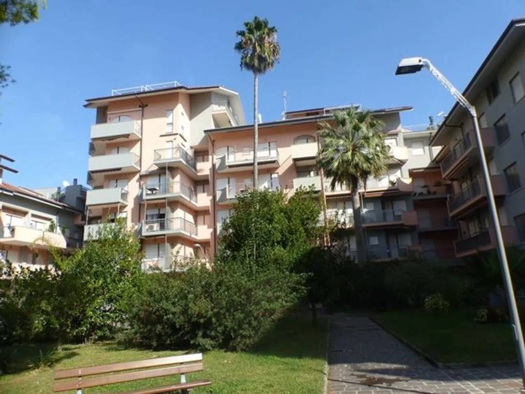 Appartamento a San bartolomeo al mare in Viale Europa, 5 - Foto 2