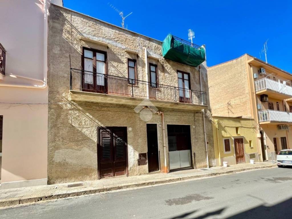 Casa indipendente a Castellammare del golfo in Via Generale Michele di Gaetano - Foto 2