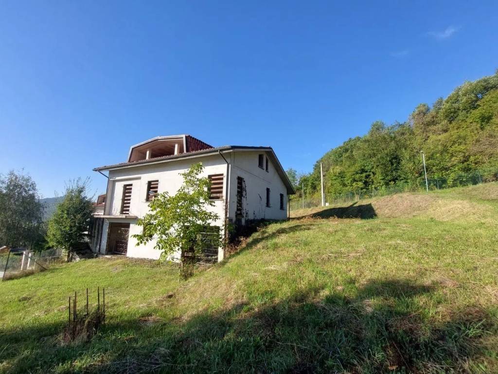 Villa a Sant'angelo in vado in Strada Provinciale Piandimeletese S.N.C. - Foto 3