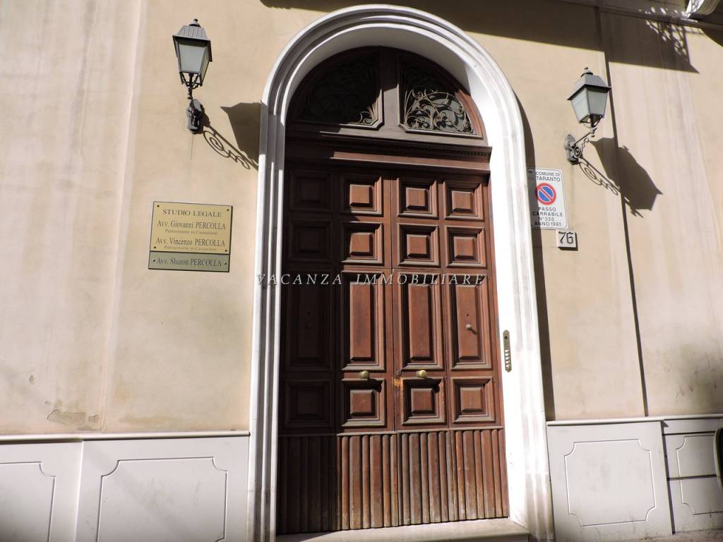 Palazzo / stabile a Taranto in Via Francesco Crispi, 76 - Foto 2