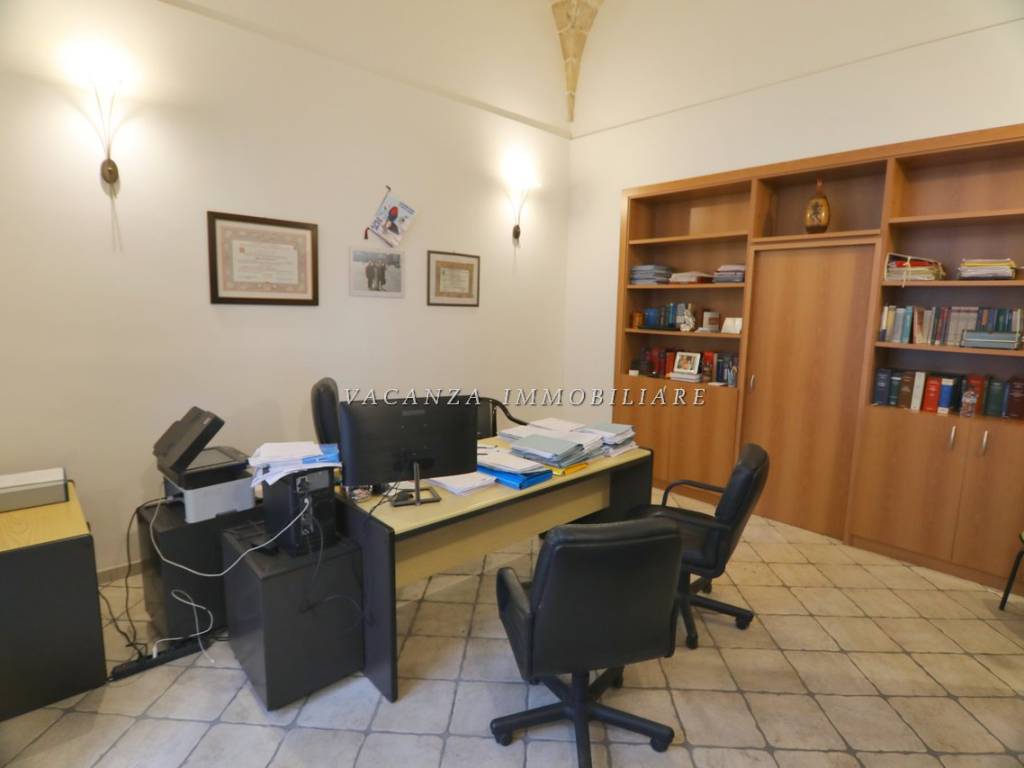 Palazzo / stabile a Taranto in Via Francesco Crispi, 76 - Foto 5
