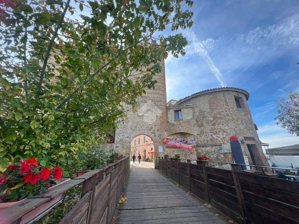 Box / garage a Stimigliano in Piazza Vittorio Emanuele - Foto 2