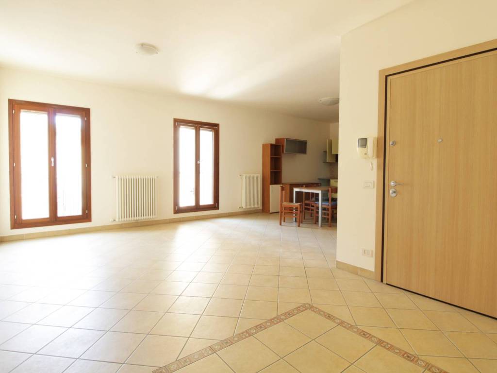 Appartamento a Mirandola in Via Francesco Montanari, 76 - Foto 2
